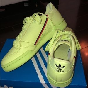 Adidas Continental (unisex)